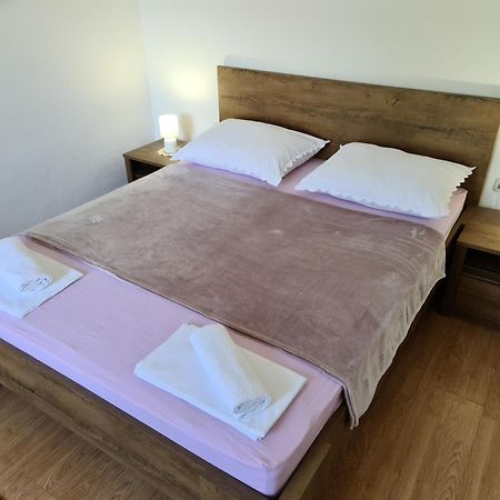 Apartments Mihalic Šilo Zewnętrze zdjęcie