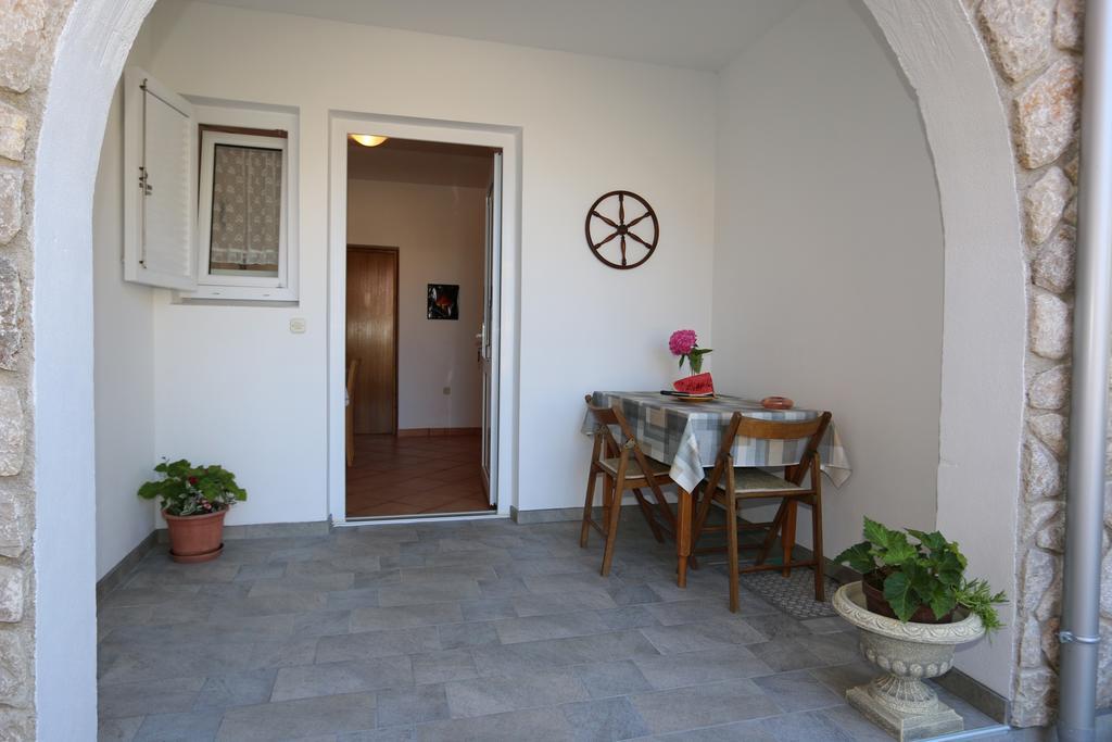 Apartments Mihalic Šilo Zewnętrze zdjęcie