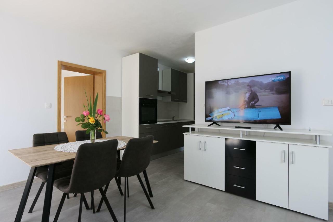 Apartments Mihalic Šilo Zewnętrze zdjęcie