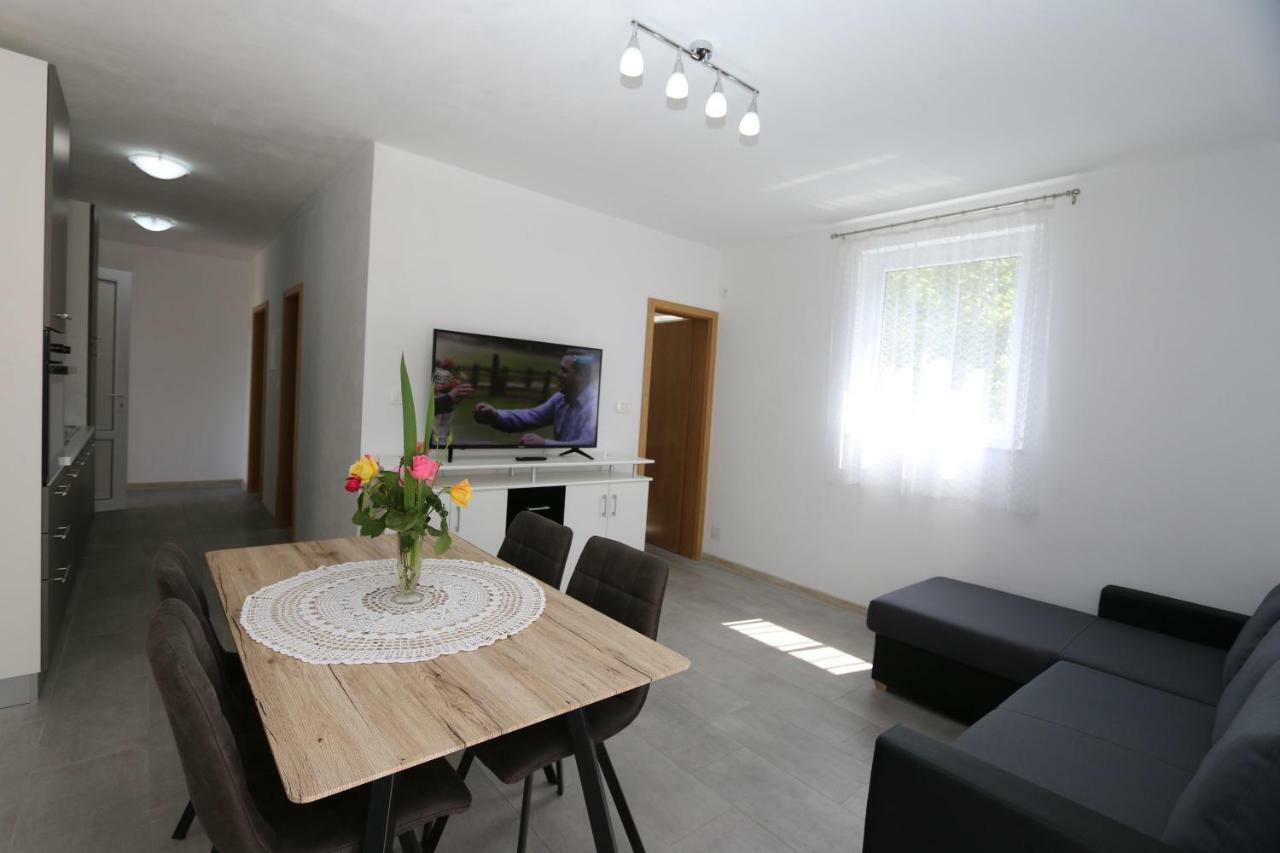 Apartments Mihalic Šilo Zewnętrze zdjęcie